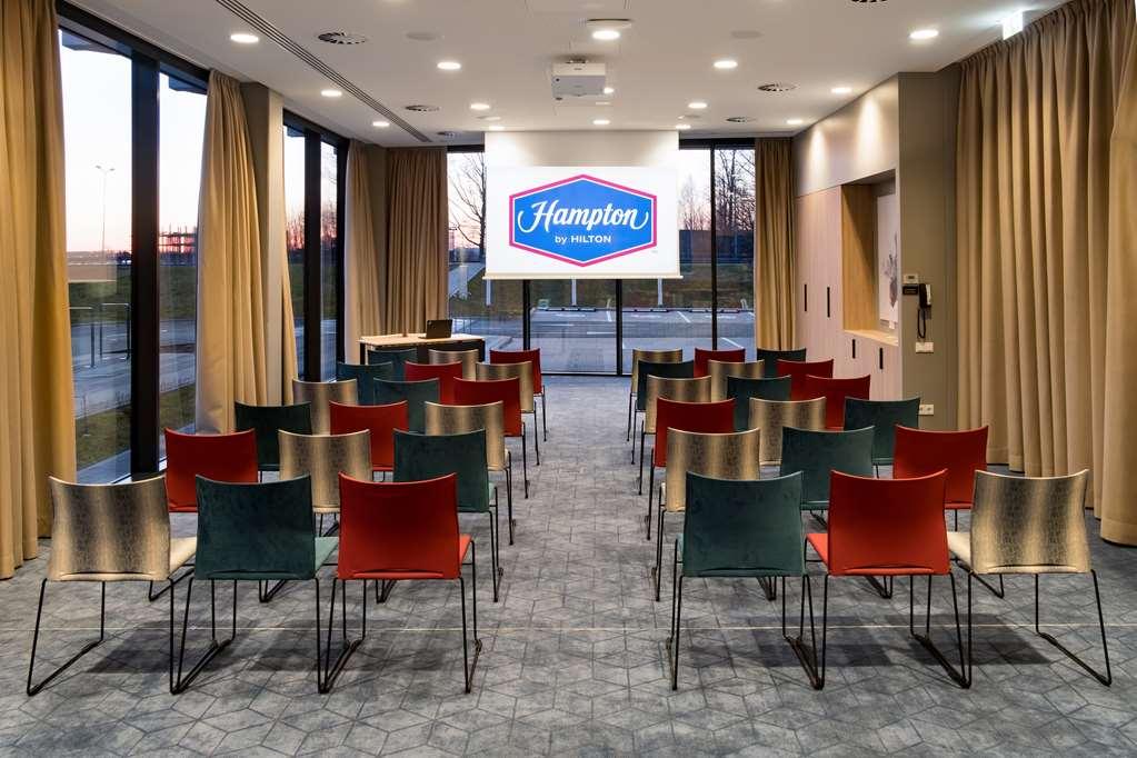 Hampton By Hilton Riga Airport Hotel Faciliteter billede